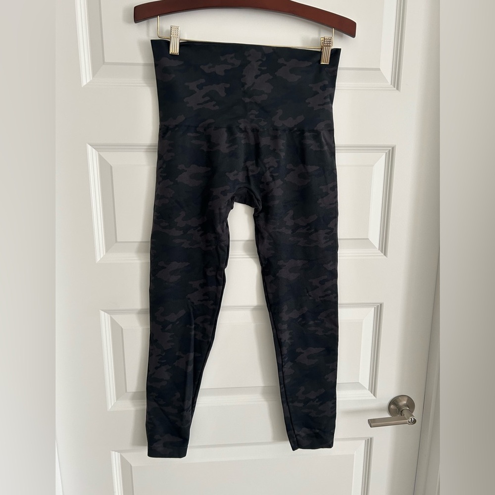 Spanx Camo Leggings Gray Size 2X